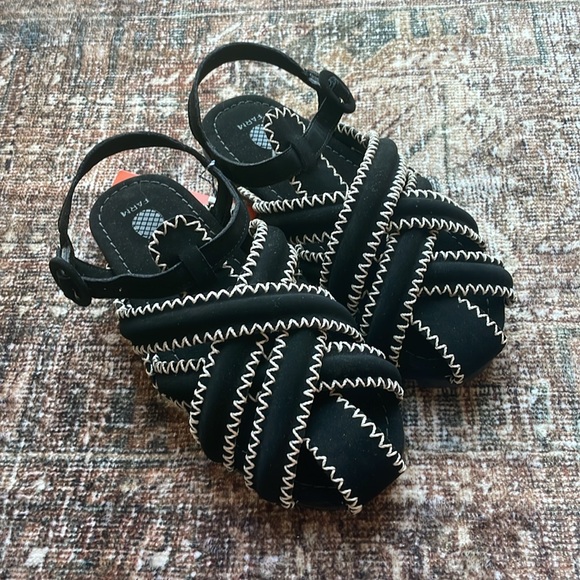 NWT FARM RIO zig zag sandal size 7.5 - Picture 2 of 8